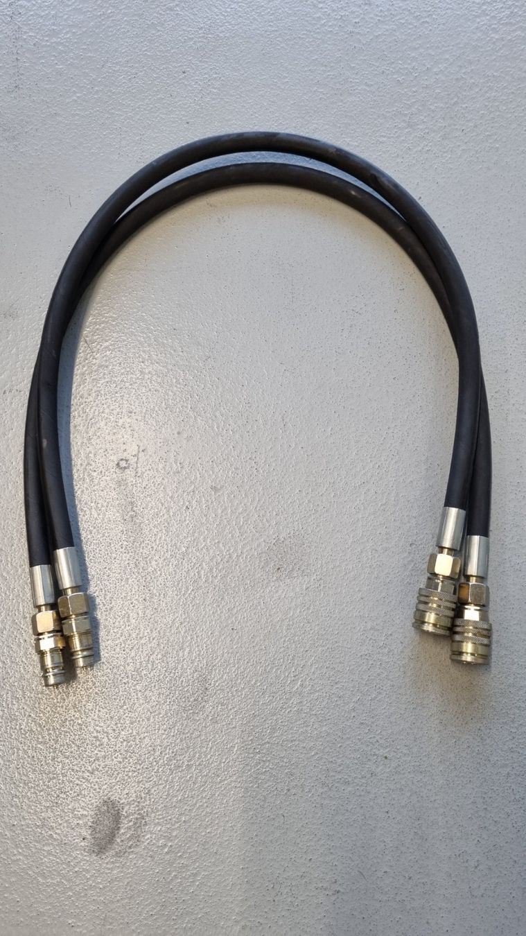 Tubi & Tubi flessibili: Hydraulikschlauch mit Schnellkupplungen – Usato da Lyss venduto da Kuse999