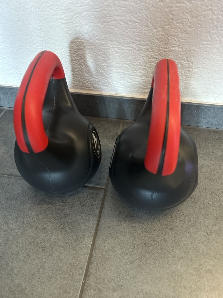 Manubri & Pesi: Kettlebell 4 KG 2er Set NEU – Nuovo (secondo la descrizione) da Mühledorf SO venduto da Dania77 3