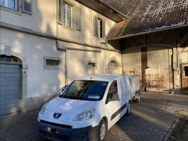 Peugeot Partner 1.6 HDI 90 + Anhängerkupplung +4 Winterräder