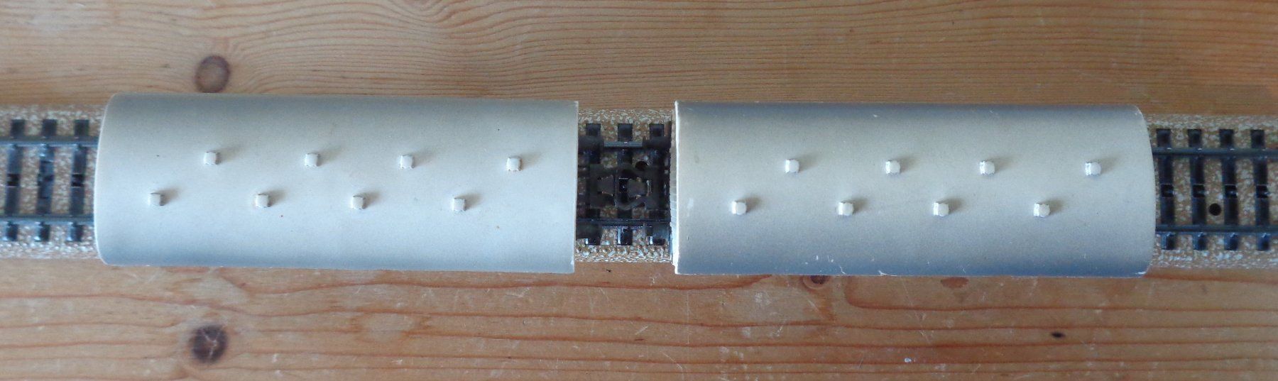 Märklin Modelleisenbahnen: Märklin, 2 Kühlwagen DB, H0 – Gebraucht aus Arbon von lyres 4