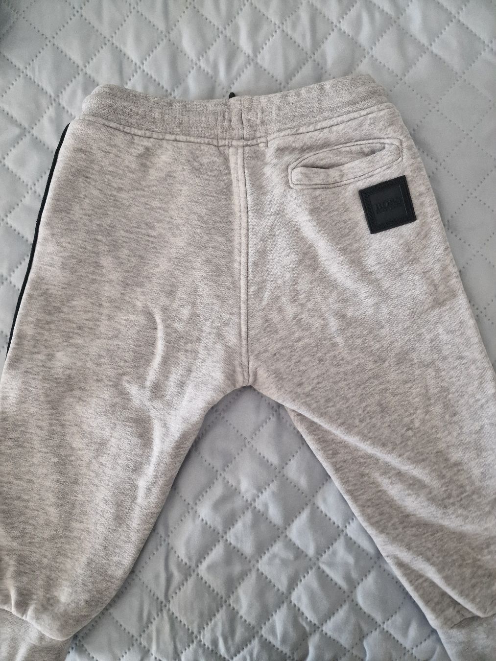 Hugo Boss Kleiderpakete & -sets: Ensemble Hugo Boss Bébé Garçon 18 mois - comme neuf! – Gebraucht aus Vétroz von elo_7srz 4