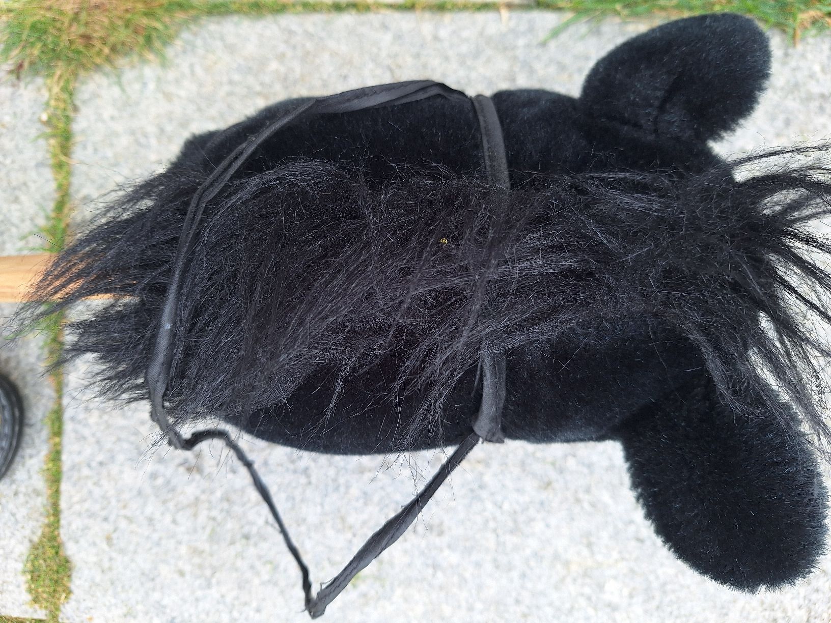 Giocattoli: Steckenpferd schwarz mit Holzstab ca. 95 cm – Usato da Sempach Station venduto da Feuersalamander69 1