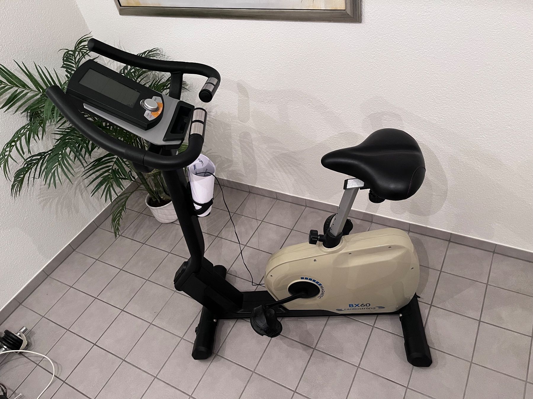 CardioStrong Hometrainer: Heimtrainer Ergometer BX60 schwarz gebraucht – Usato da Münchwilen TG venduto da Larry86 1