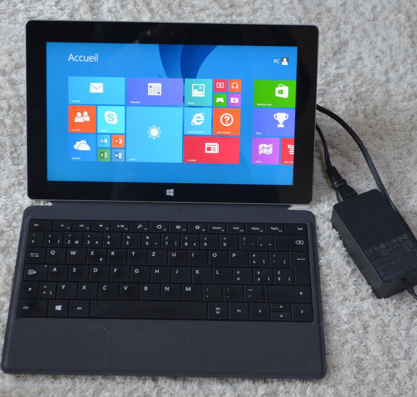 Microsoft Tablet PC: Microsoft Surface RT 8.1 64 GB – Usato da Collonges venduto da arashee
