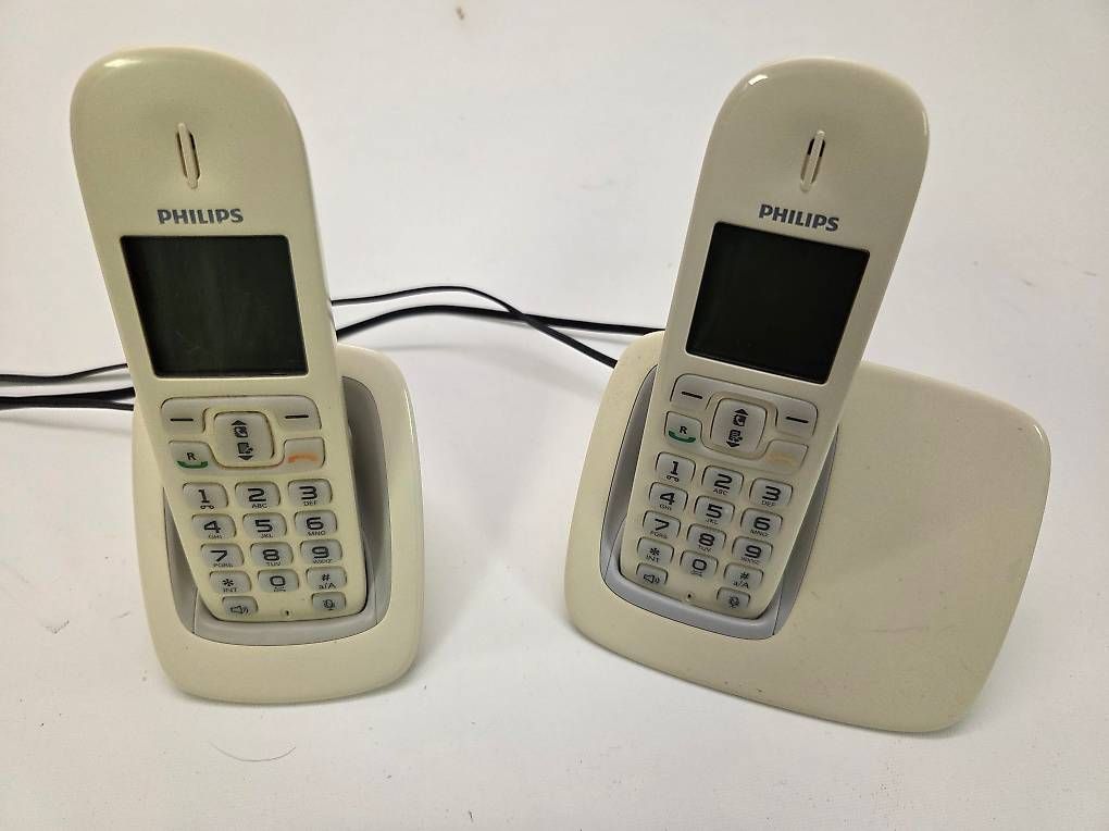 Philips Telefoni: 2 DECT Schnurlos-Telefone von Philips – Usato da Ostermundigen venduto da Swissrene