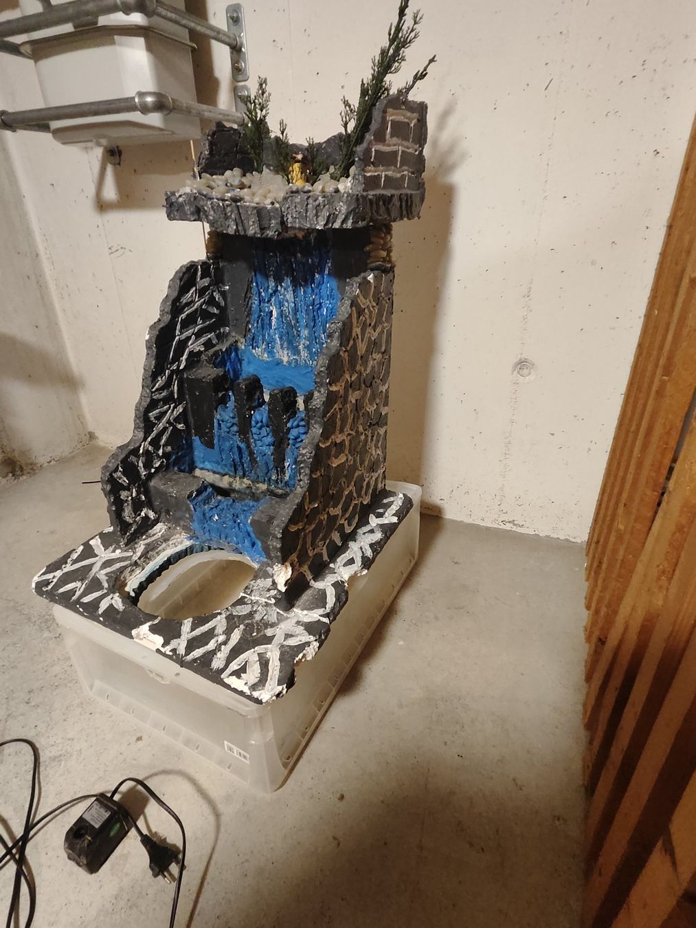 Tutte le decorazioni: Selbst gebastelter Wasserfall mit Pumpe – Nuovo (secondo la descrizione) da Fislisbach venduto da Hast1976 2