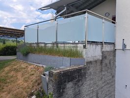 Balkongeländer Glas Edelstahl