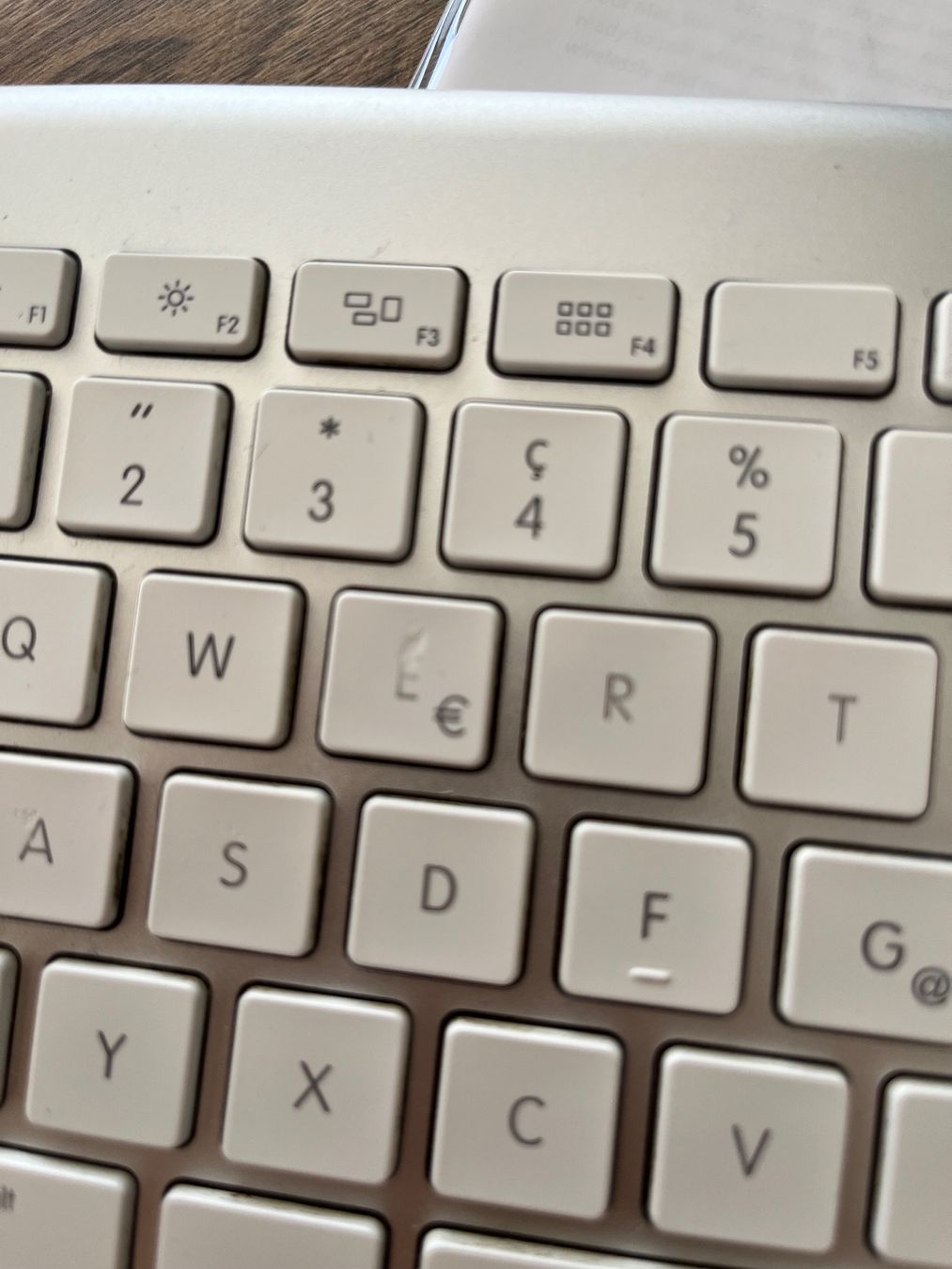 Apple Tastiere: Clavier Apple Wireless Keyboard Aluminium AZERTY bon état – Usato da Aesch BL venduto da bar_t8vg 2