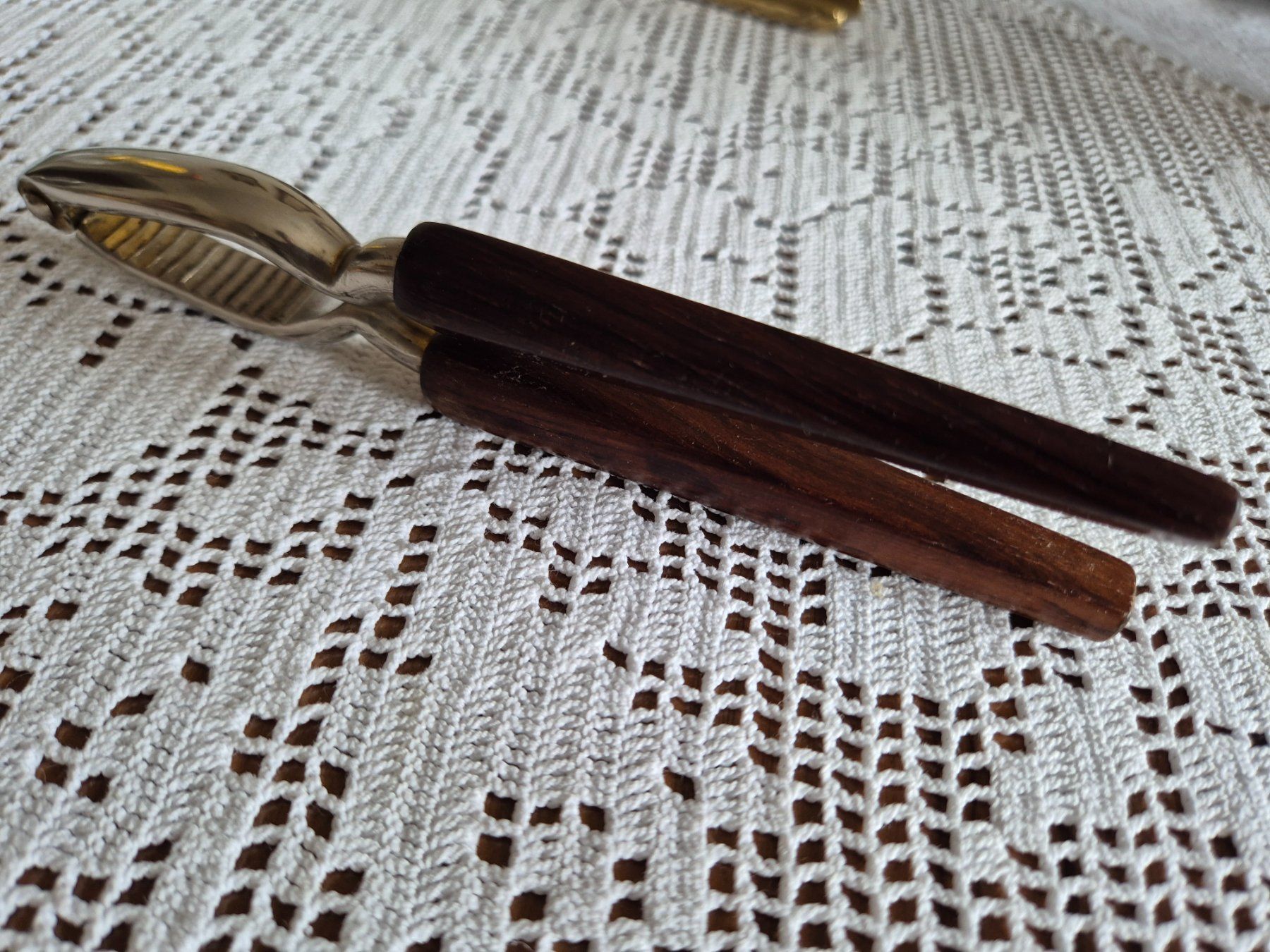 Elettrodomestici da cucina: Nussknacker aus Holz und Metall – Usato da Bern venduto da aronari 1