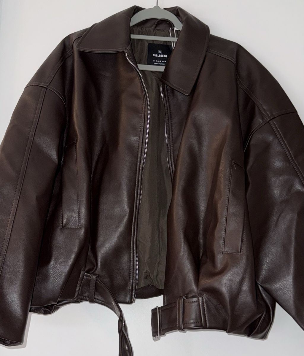 Pull&Bear Giacche: ViraleBraune Kunstlederjacke von Pull&Bear, Gr M, mit Etiket – Nuovo e nell'imballaggio originale da Basel venduto da ae2276