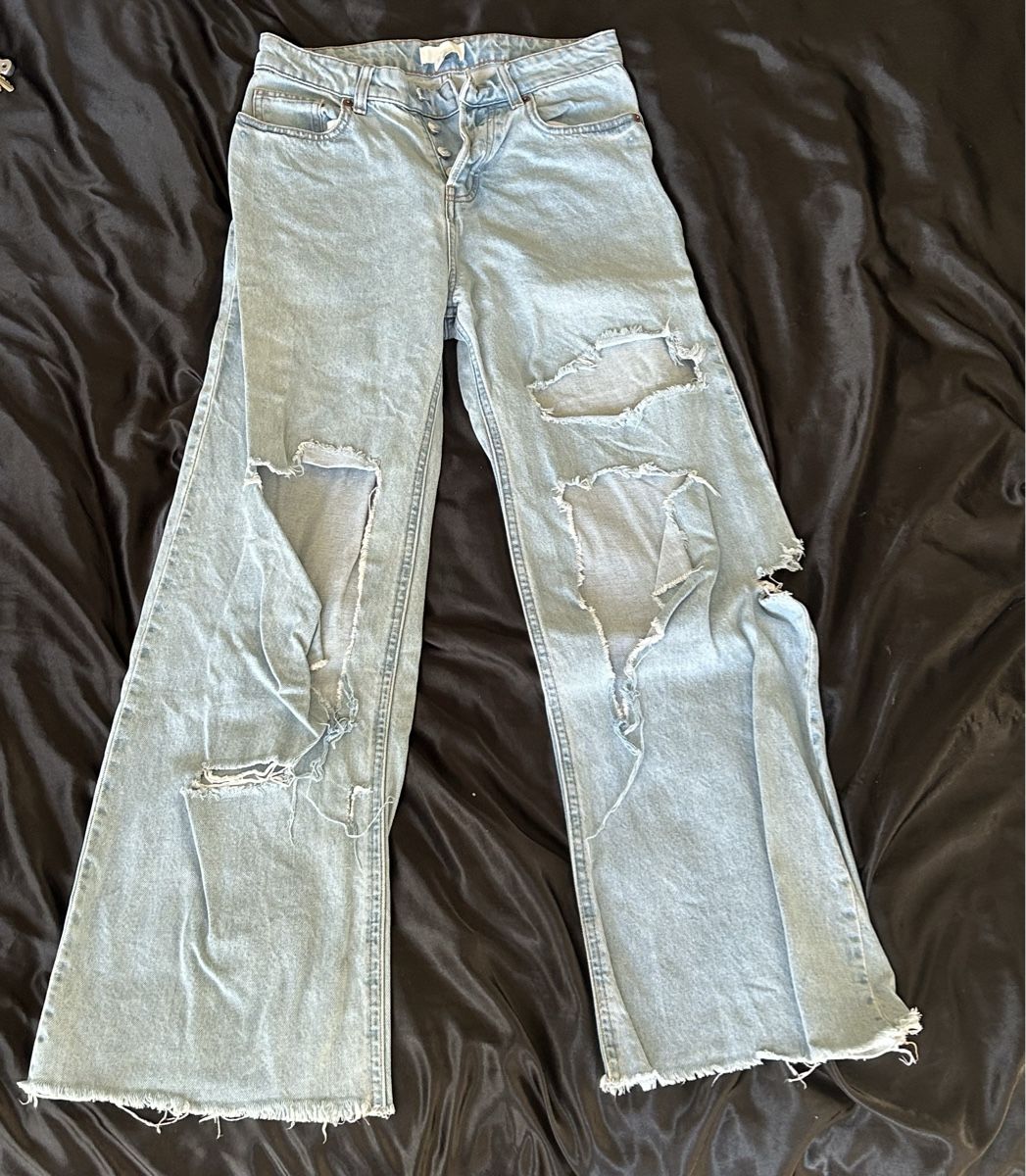H&M Jeans: Jean Taille Haute Déchiré – Usato da Grand-Lancy venduto da eli_x5k9