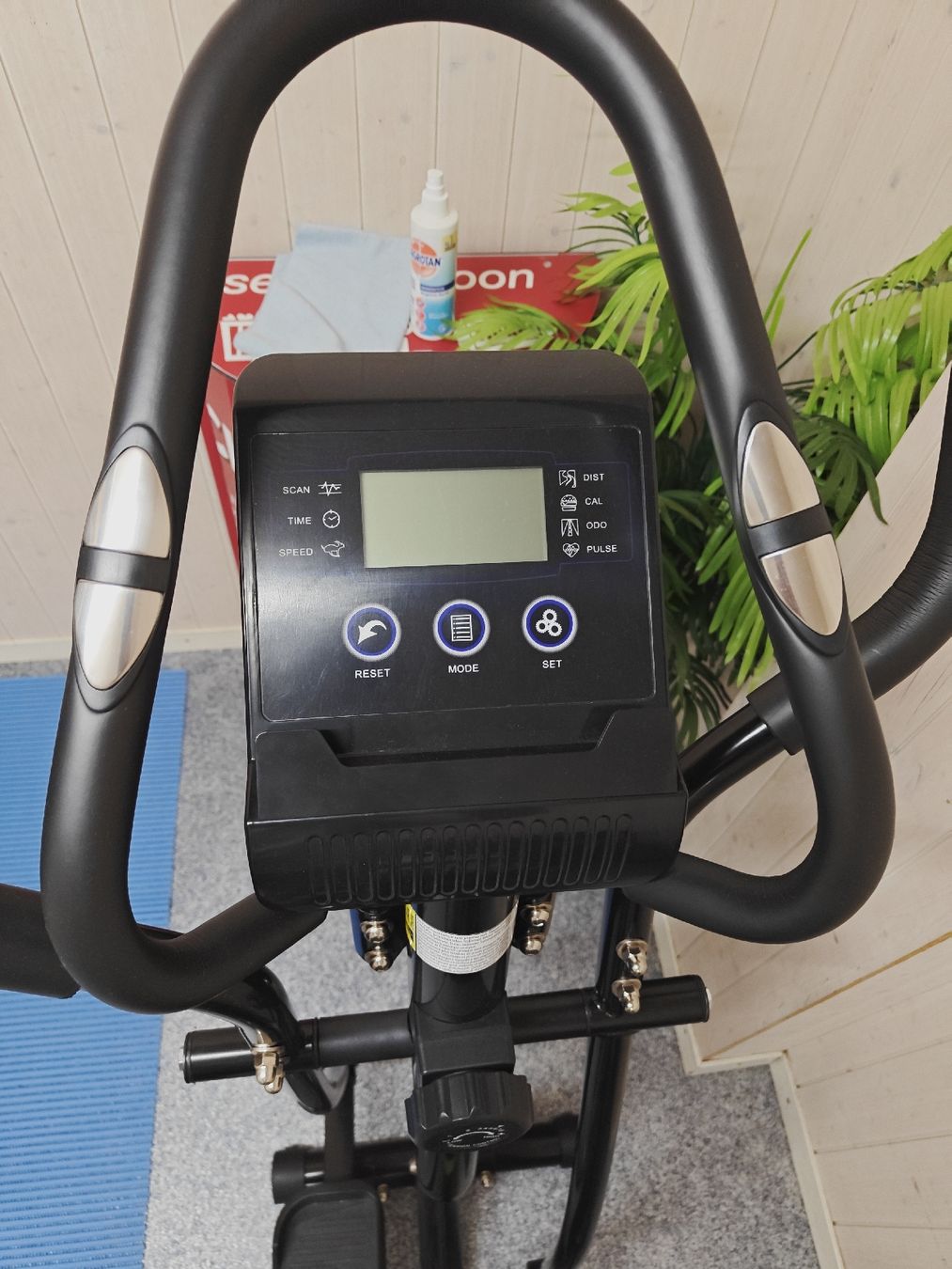 Hometrainer: Crosstrainer  Fitnessgeraet – Nuovo (secondo la descrizione) da Wiesendangen venduto da Aschibaschi 1