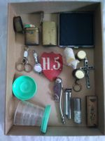 Konvolut Sammlung Zündholzbehälter, Nadelschachtel, Pfeife