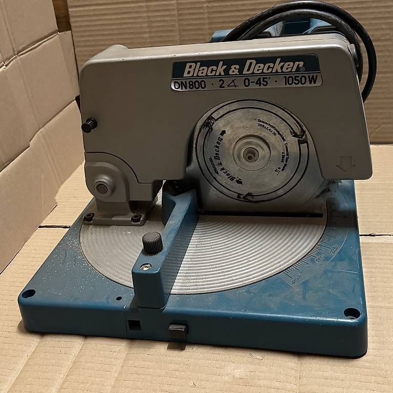 Sägen: Black & Decker DN 800 Kappsäge – Gebraucht aus Sachseln von AbrahamOW