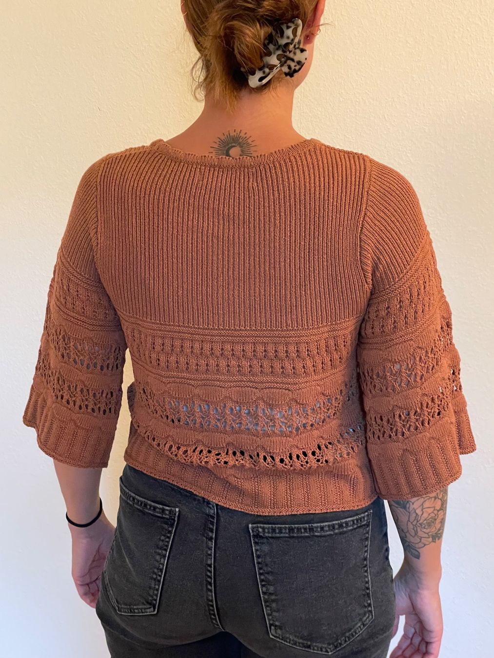 Maglioni & Felpe: Strick-Pullover rehbraun – Usato da Basel venduto da Gundeli-25 6