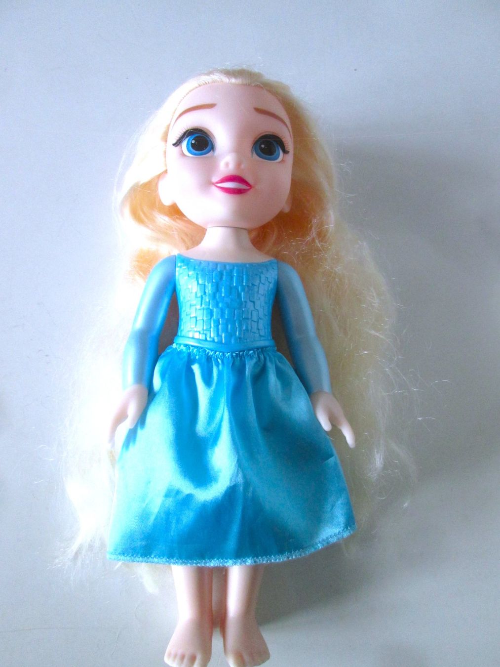 Disney Bambole: Plastikpuppe Frozen, Disney – Usato da Sementina venduto da babucia