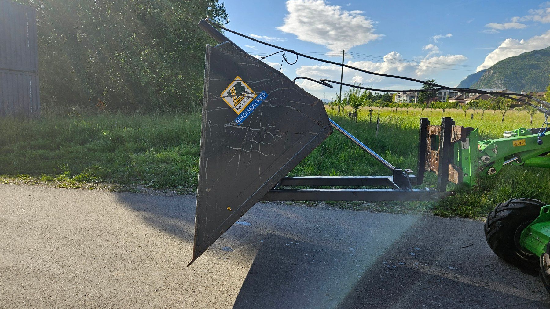 Carrelli elevatori e a forche: Kippbehälter für Gabelstapler//benne basculante d' élévateur – Usato da aigle venduto da Bigbull