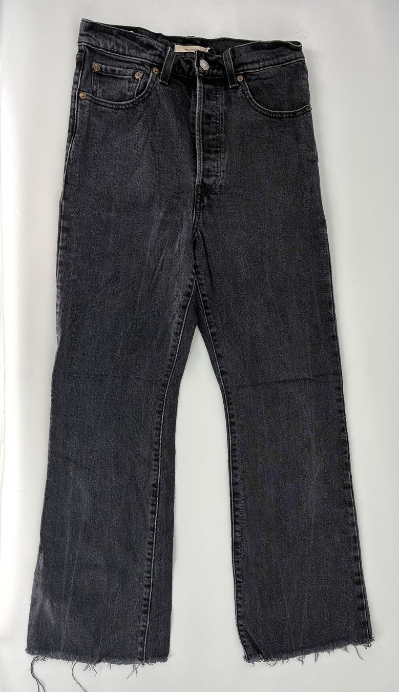 Levi's Jeans: Jeans Levi's en 34; "frisonnoir" – Usato da Savièse venduto da fri_579f 1
