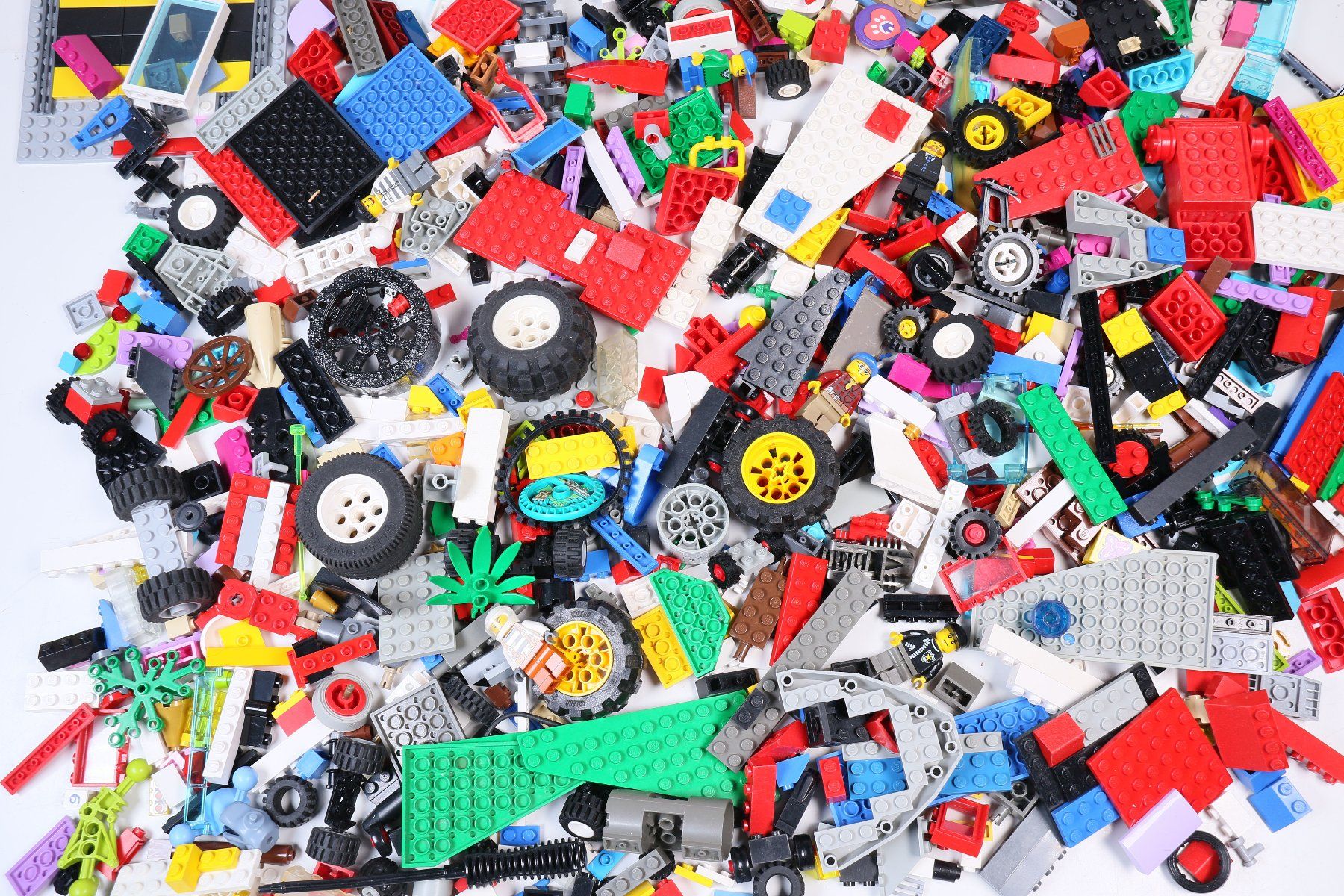 Lego Kit di costruzioni: 1.5 kg. Legoteile mit Minifiguren – Usato da Hettlingen venduto da Scholi99 1