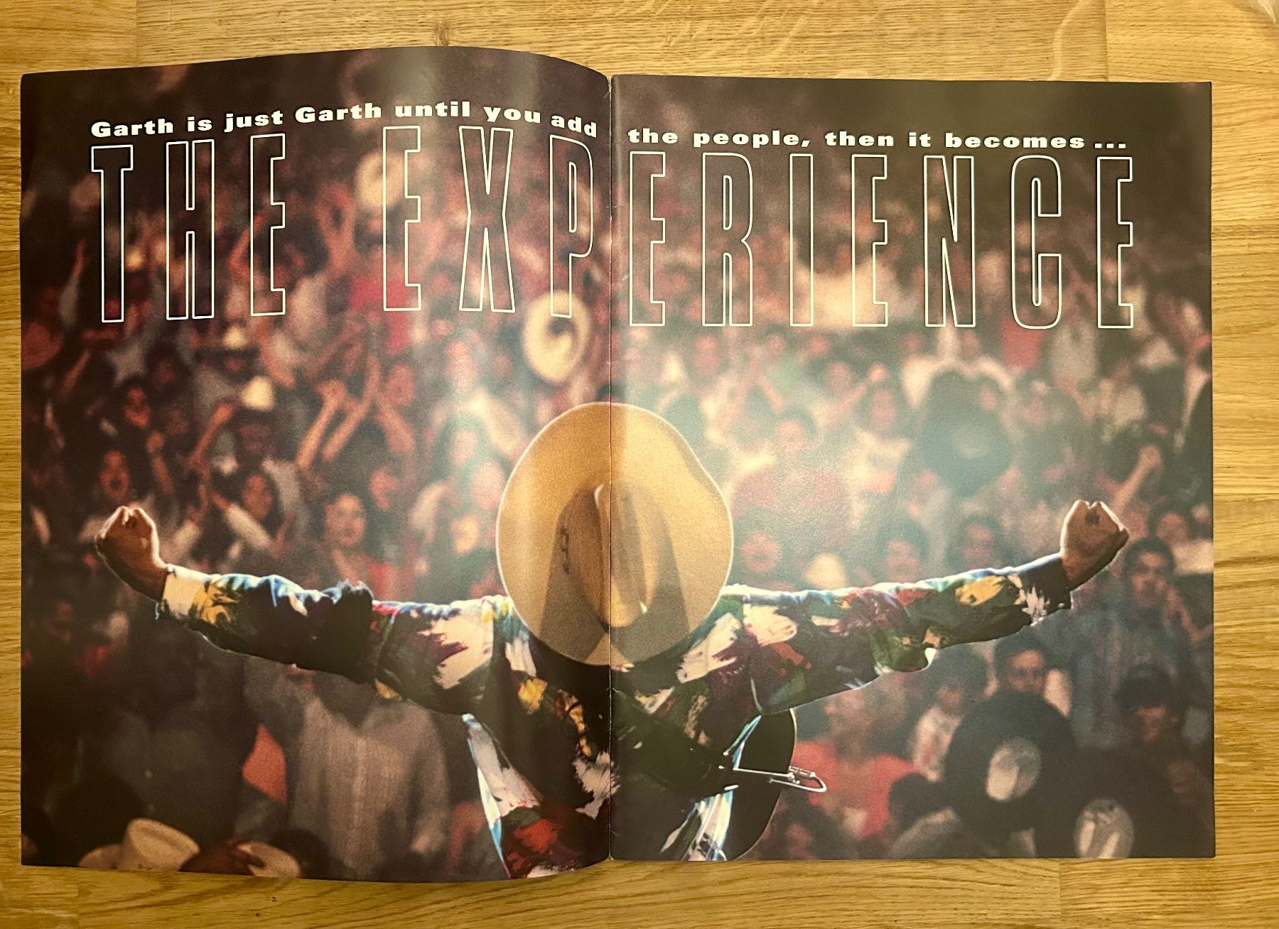 Riviste & Magazine: Garth Brooks "The Experience" Tour-Programmheft MEGA & RAR – Nuovo (secondo la descrizione) da Basel venduto da forevermusic 2