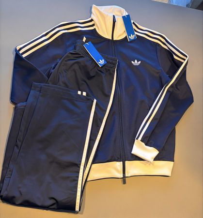 Adidas Trainingsanzug neu mit Etikett, Grösse M