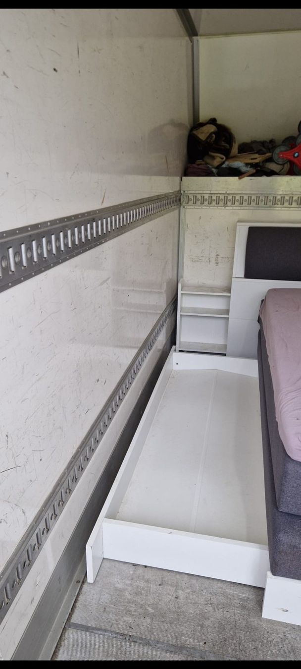 Letti: Bett mit Schubladen und Regale beide Seiten – Usato da Niederlenz venduto da DaveDasWahnsinn 3