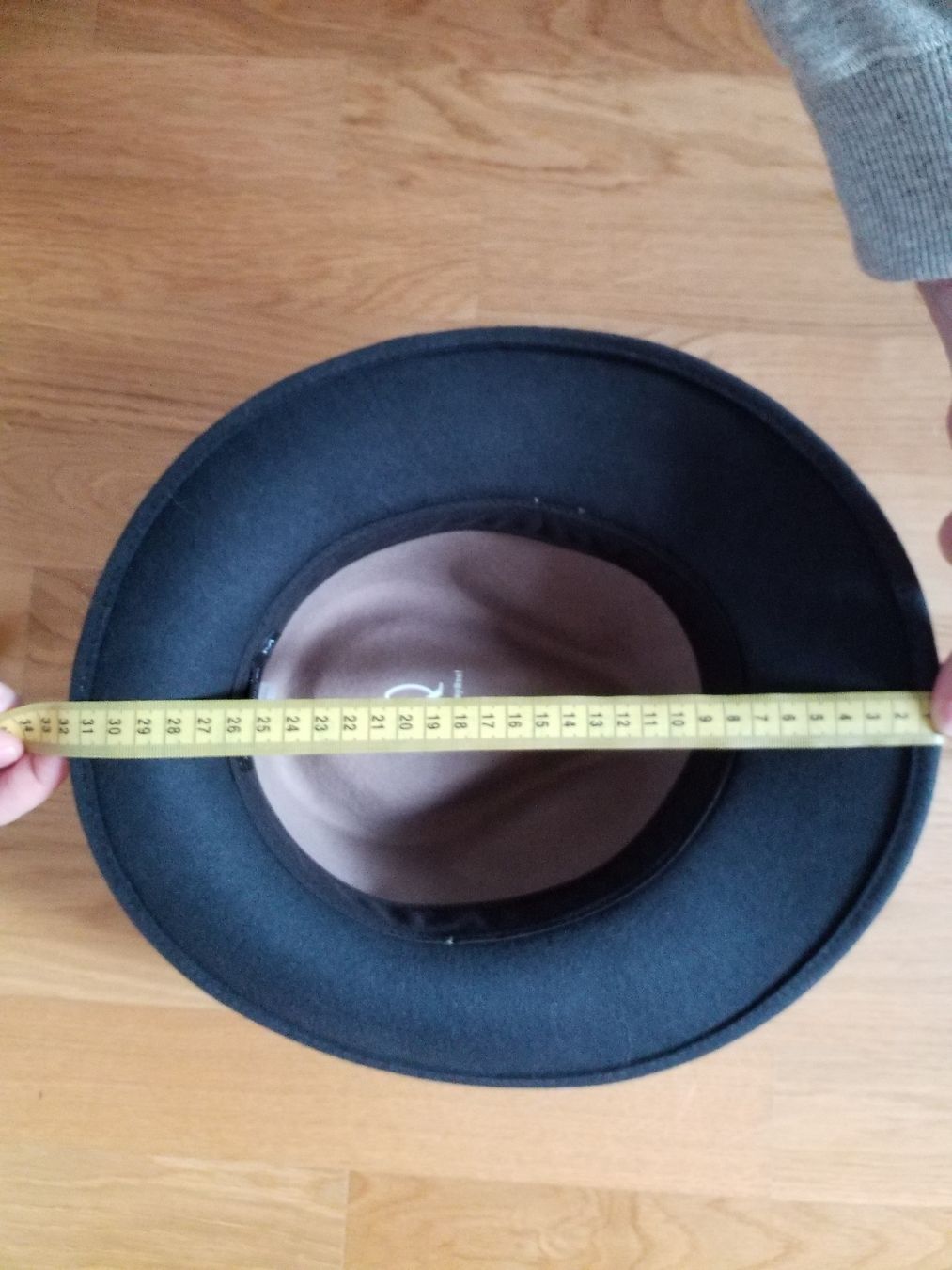 Copricapi, berretti & cappellini: Beautiful Hat – Usato da Luzern venduto da _Lobster_ 5
