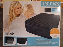 Intex Queen Size Luftbett & 2x aufblasbare Relax-Sessel