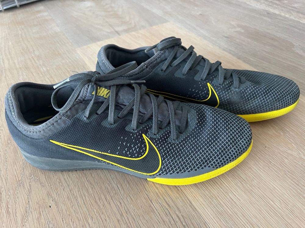 Nike cheap hallenschuhe grau