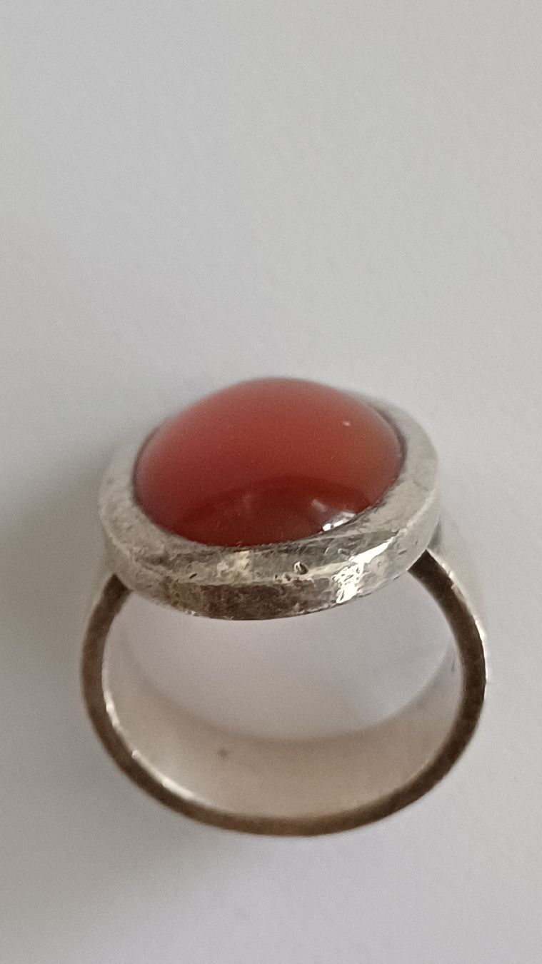 Anelli: Silberring mit grossem rotem Stein – Usato da Arlesheim venduto da savina01 2