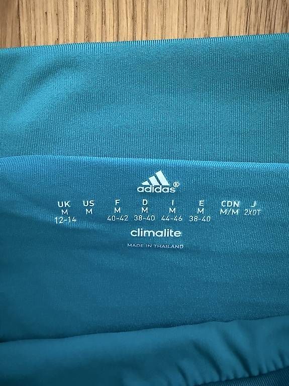 Adidas Lotti di vestiti: Sportset Grösse M – Nuovo (secondo la descrizione) da Seewen SZ venduto da Missholdi 1