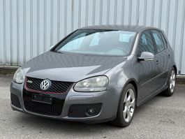 VW Golf GTI 2.0 / 200Ps / 8-fach Alu bereift