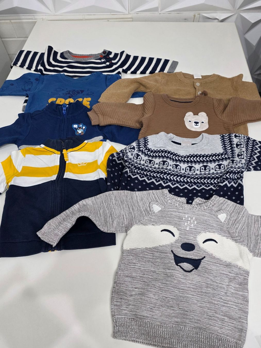 Lots de vêtements: 8 teilig Kleider Kinder Grösse 68 – D'occasion à Scherzingen par Benjanil