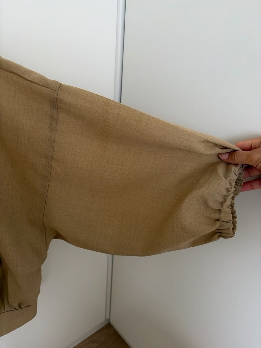 Giacche: Leichte Jacke Beige Kapuze Oversized – Usato da Au ZH venduto da eac_gm25 3