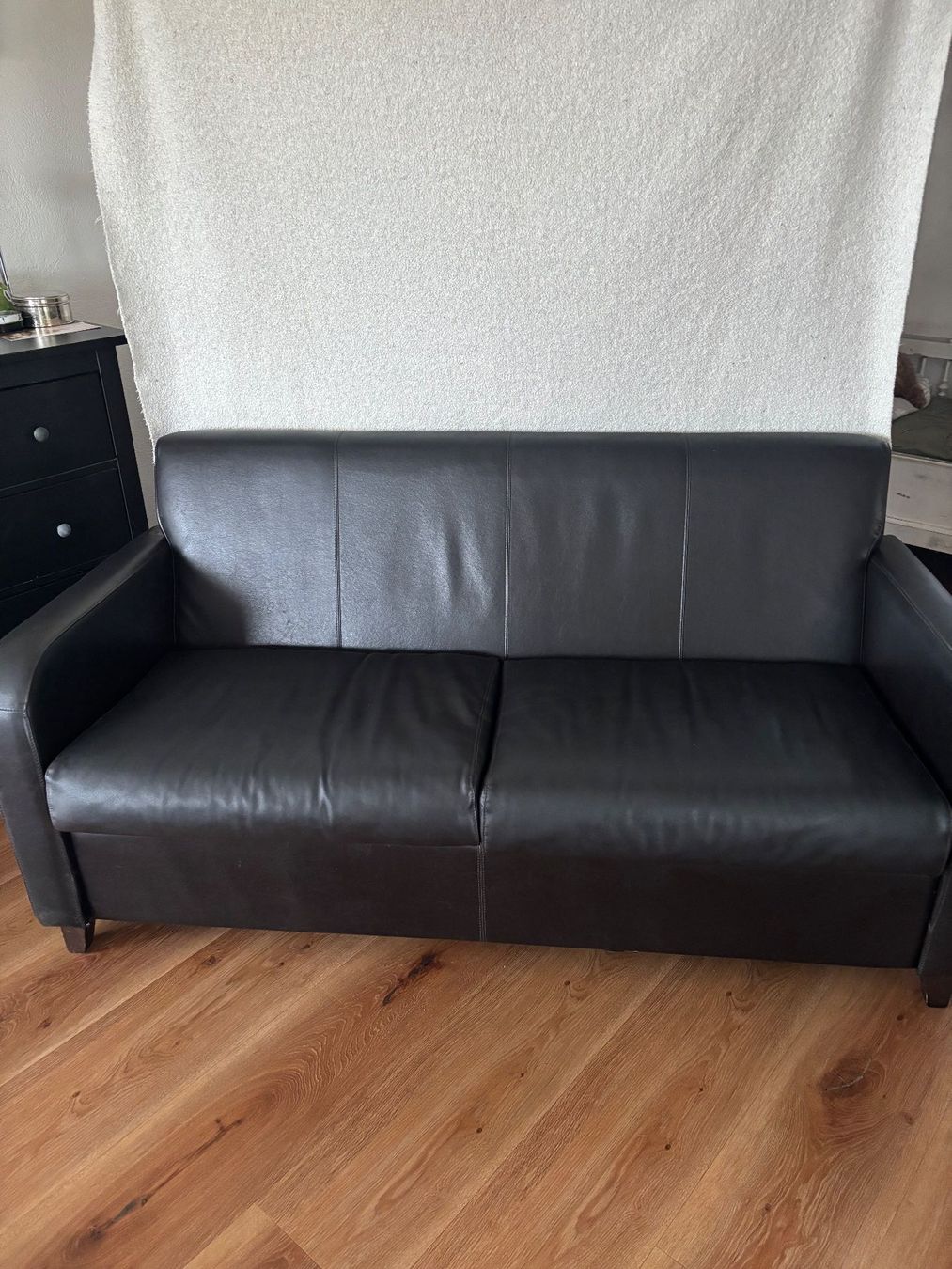 Sofas: Dunkelbraunes Ledersofa – Gebraucht aus Bülach von Sonnyundcher 1