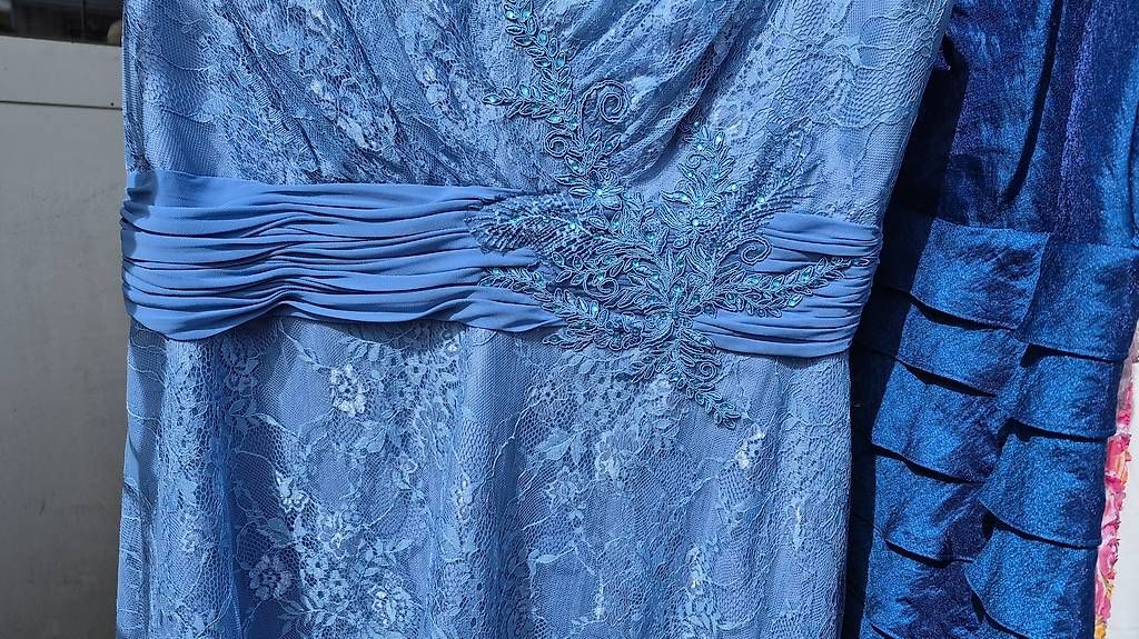Robes: Festtagskleid Gr.46 Hellblau, Knielang – D'occasion à Luzern par ker_lj92 1