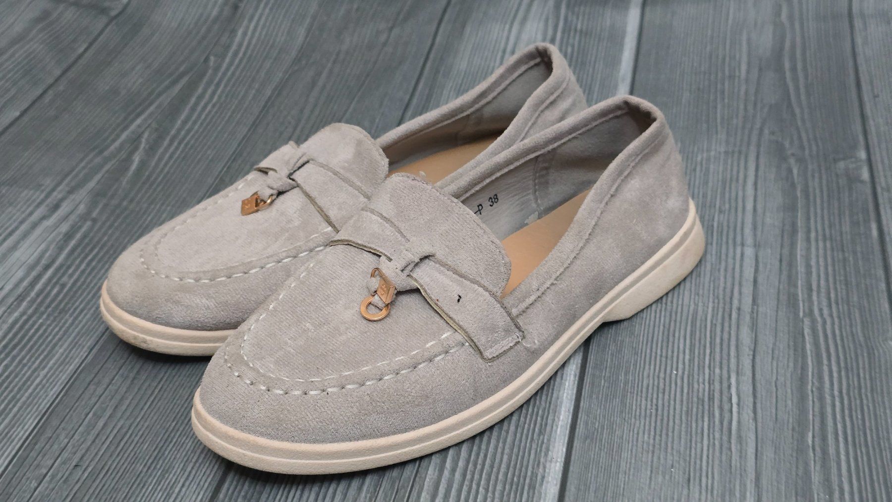 Scarpe da donna: Loafer in Wildleder Optik - 38 - Taupe / Hellgrau – Usato da Thalwil venduto da VitaMini 5