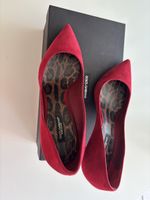 Dolce & Gabbana red suede pumps size 38 excellent condition