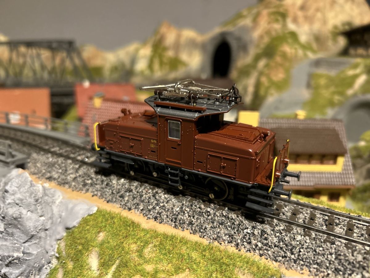Roco Modellini di ferrovie: Ee 3/3, Roco HO, AC, excellent état! – Usato da Attalens venduto da tresheureux