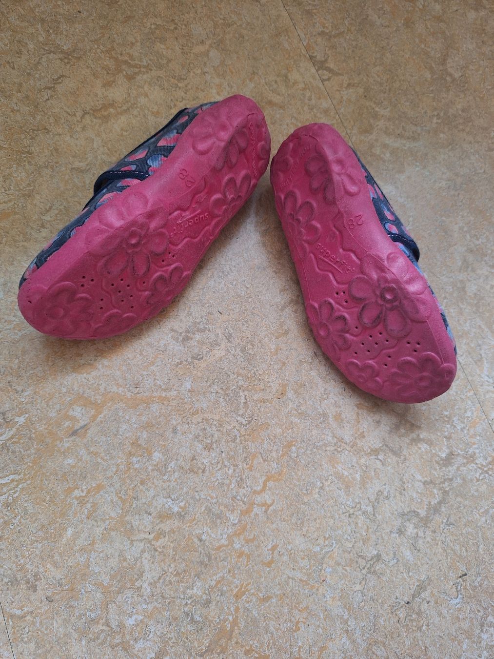Superfit Scarpe per ragazze: Superfit Hausschuh 28 – Usato da Frutigen venduto da Autoflitzer 1