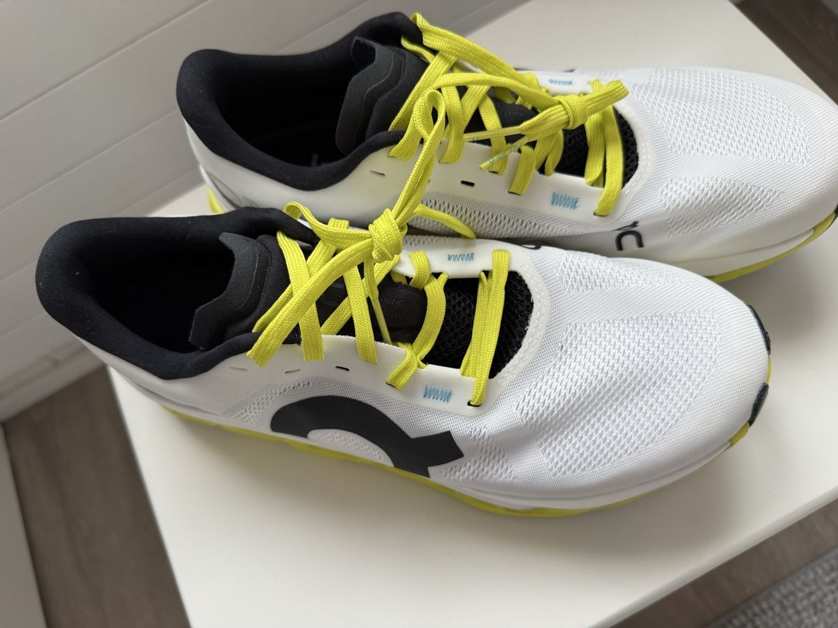 On Scarpe da donna: ON Cloudflow – Nuovo (secondo la descrizione) da Rehetobel venduto da bodystyl 1