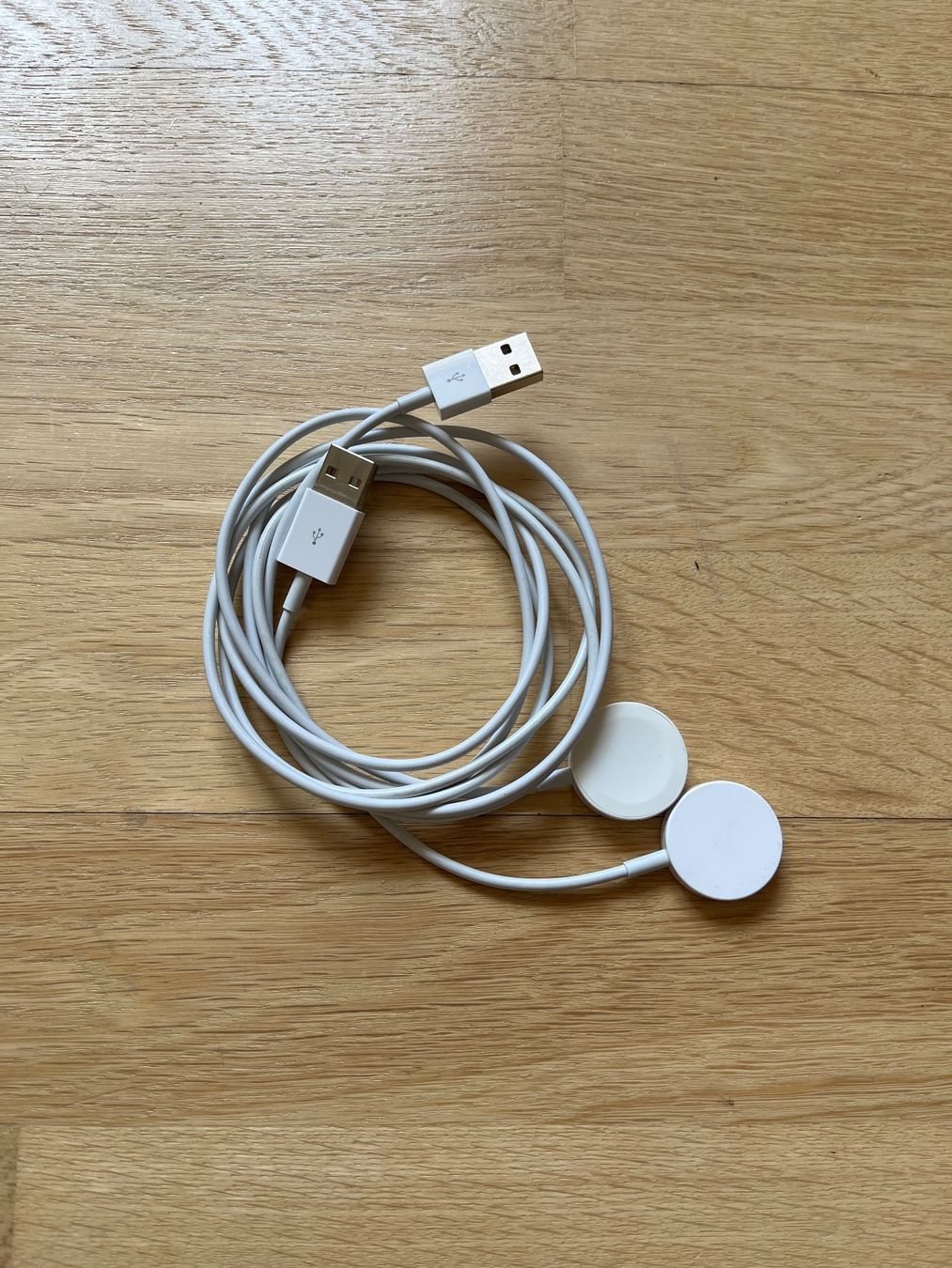 Apple Smartwatch-Zubehör: Original Apple Watch Ladekabel – Gebraucht aus Zürich von Wowzy123