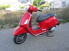 Roller Vespa GTS 300 günstig ab Platz zu verkaufen