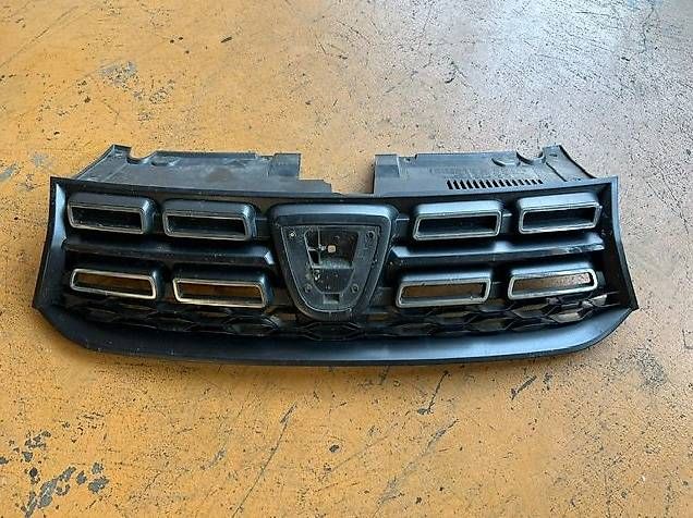 Tutti pezzi di ricambio auto: Calandre grille radiateur DACIA SANDERO – Usato da Fenil-sur-Corsier venduto da hooger.booger 1