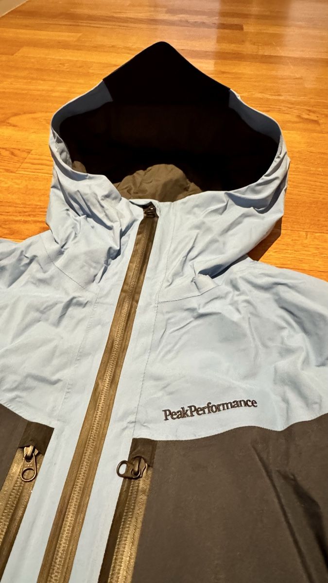 Peak Performance Jacken: Peak Performance Skijacke hellblau schwarz Grösse M – Gebraucht aus Luzern von Seimen31 1