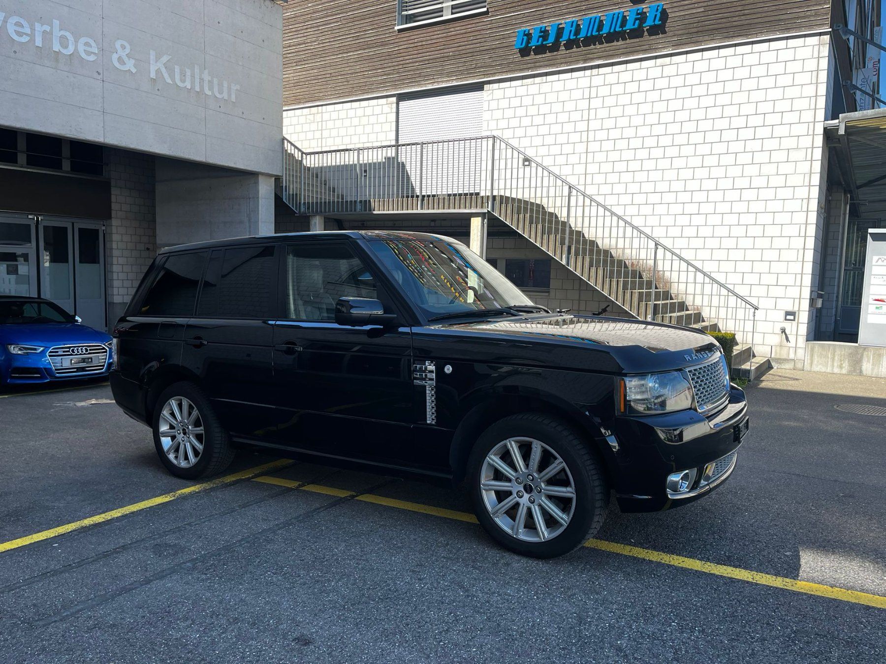 Land Rover Automobili: Land Rover Range Rover 4.4 TDV8 Vogue Automatic – Usato da Bäch SZ venduto da Olivier_Sales 4