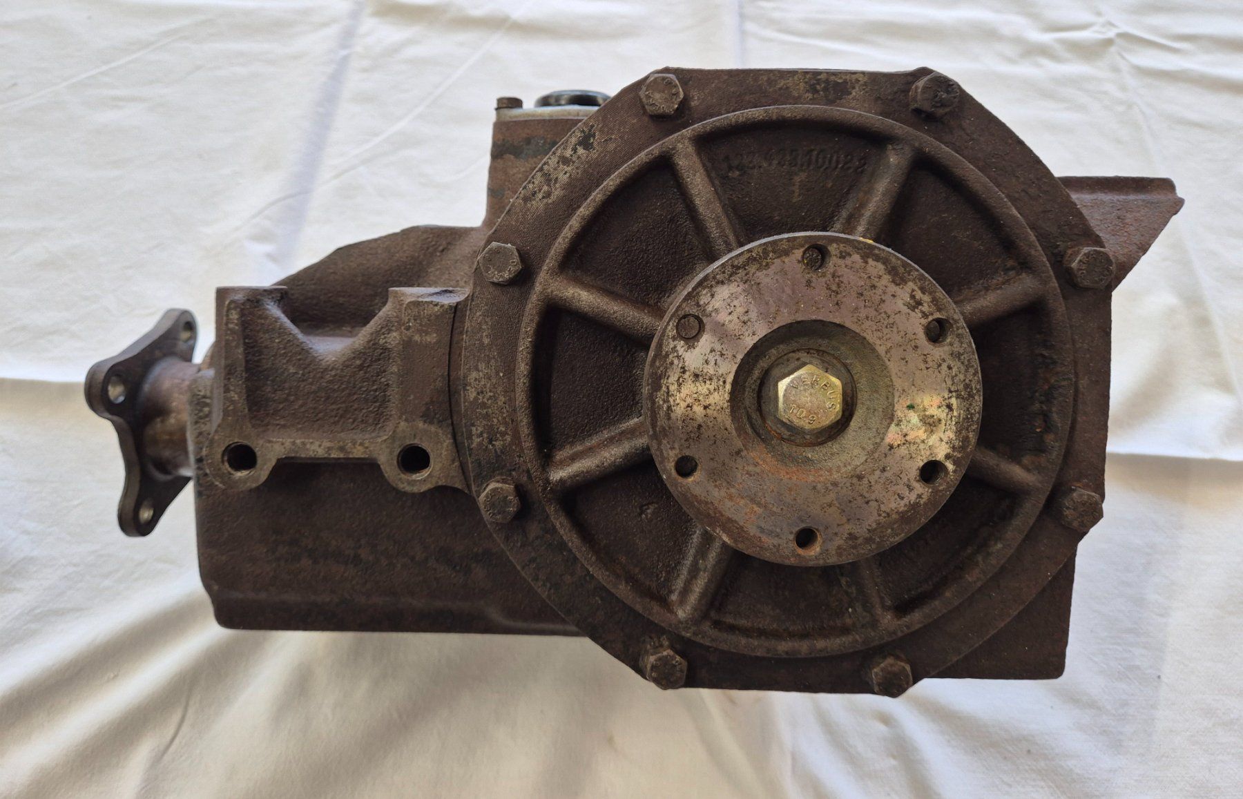 BMW Tutti pezzi di ricambio auto: BMW E12 520i Hinterachsdifferential, 3.9 : 1 Übersetzung – Usato da Bremgarten AG venduto da Osella5 1