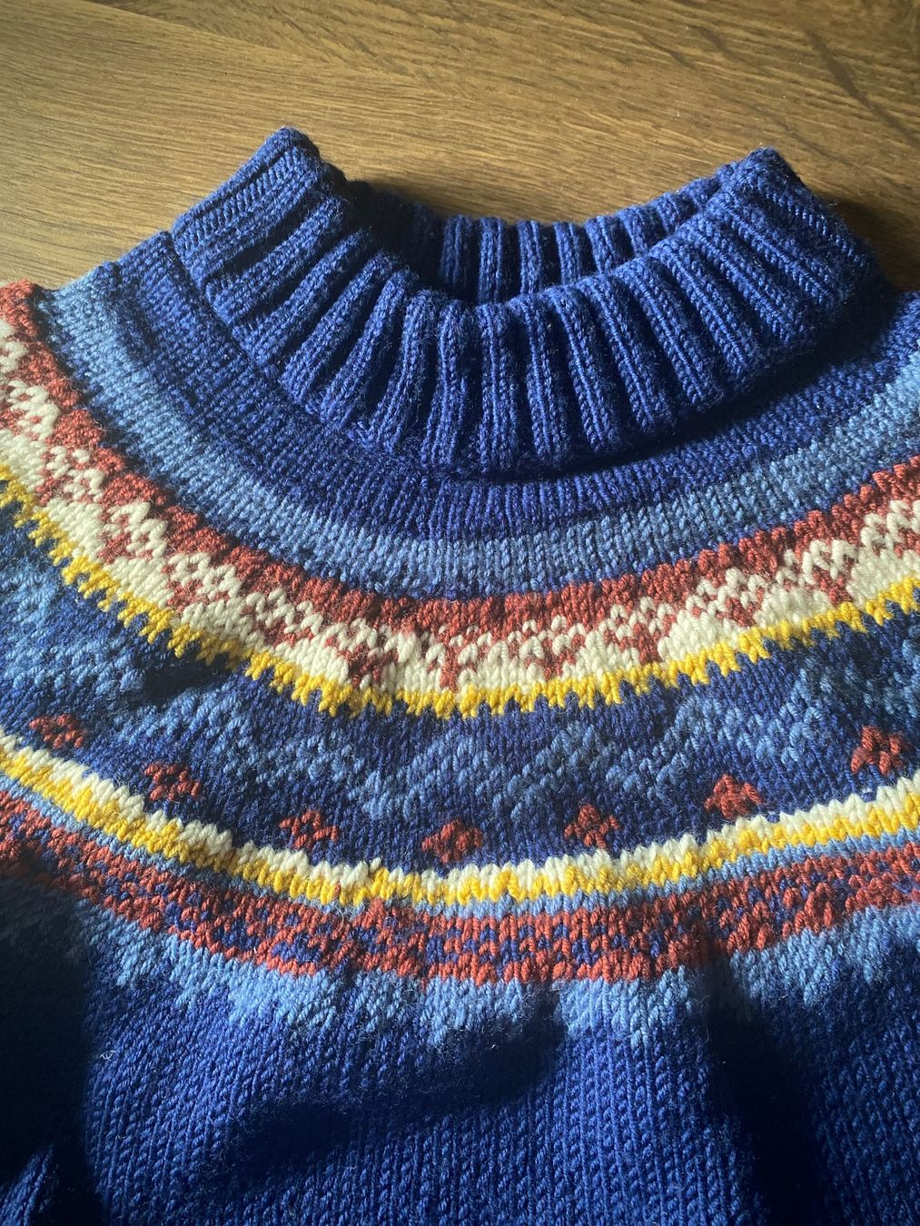 Maglioni & Felpe: Handgestrickter Pullover – Usato da Chur venduto da sop_6bgy 1