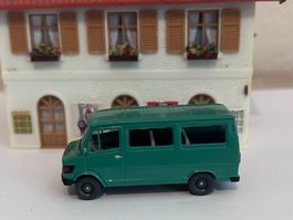 Wiking Mercedes Benz 280 - 282 Schulbus BE 102 112