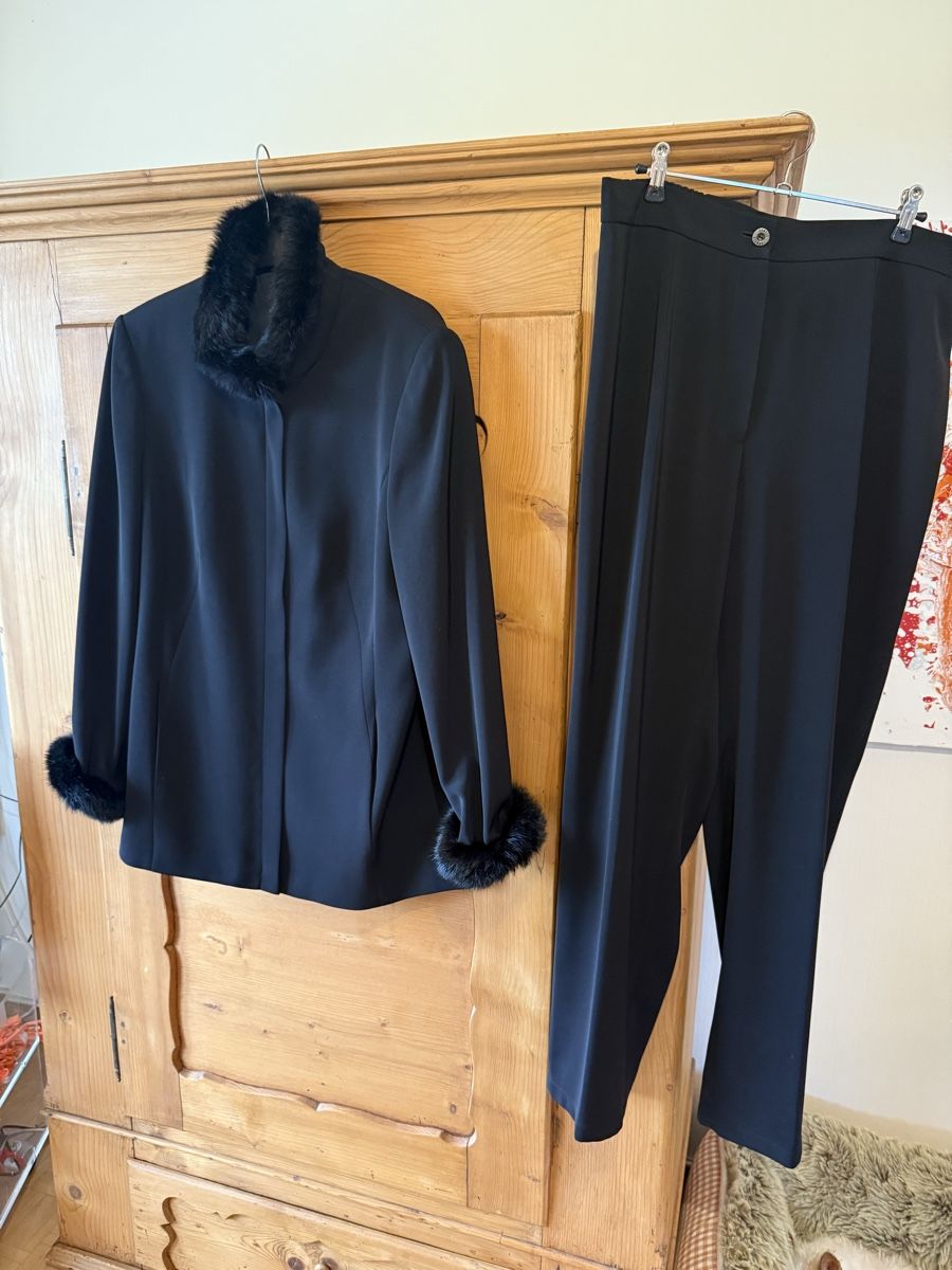 Completi & Tailleur: Deux Pieces von Samoon schwarz Gr. 42 – Nuovo (secondo la descrizione) da Greifensee venduto da Tschappala